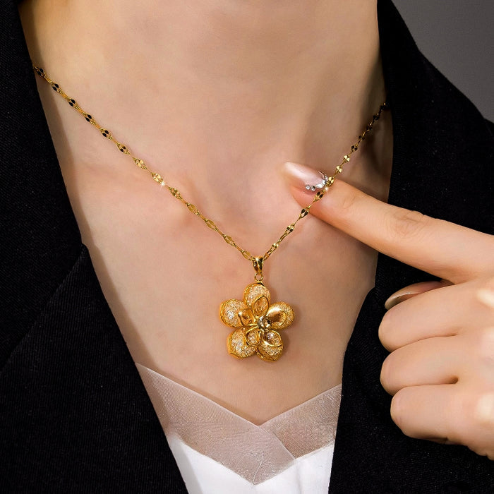 18K Gold-Plated Flower Pendant Necklace